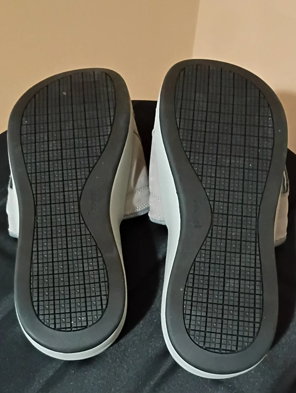Propet Men's Size 12 Adjustable Slide Sandal in Light Gray